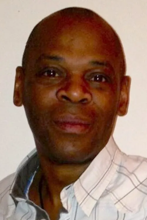 Steven Woodcock interpretando a Steven Dyce