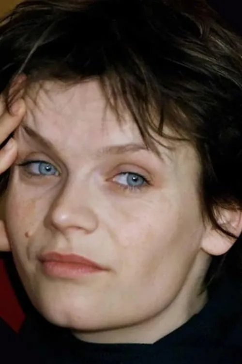 Stine Holm Joensen interpretando a Liv