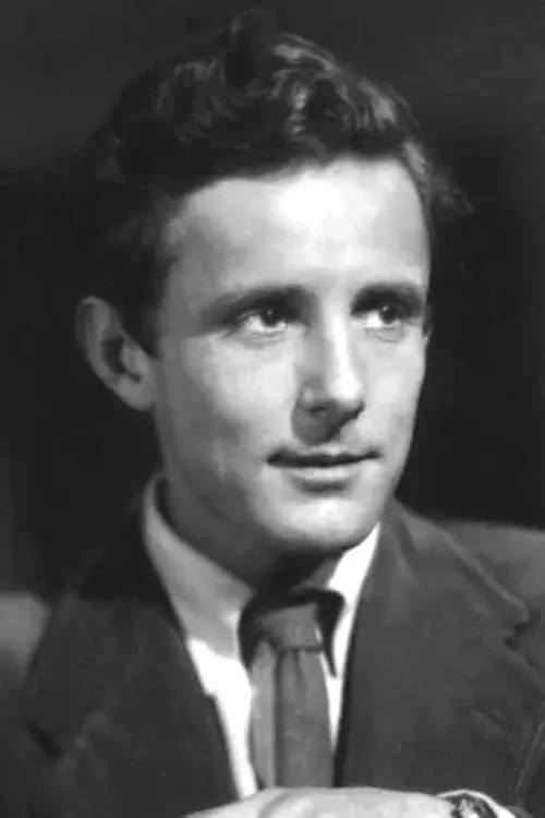 Stuart Burge interpretando a 1st Prisoner