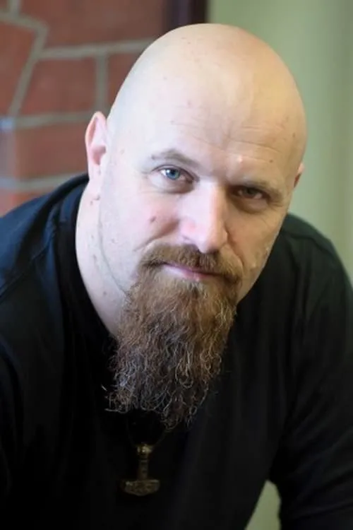 Stuart Prior — personaje: Self - Reporter