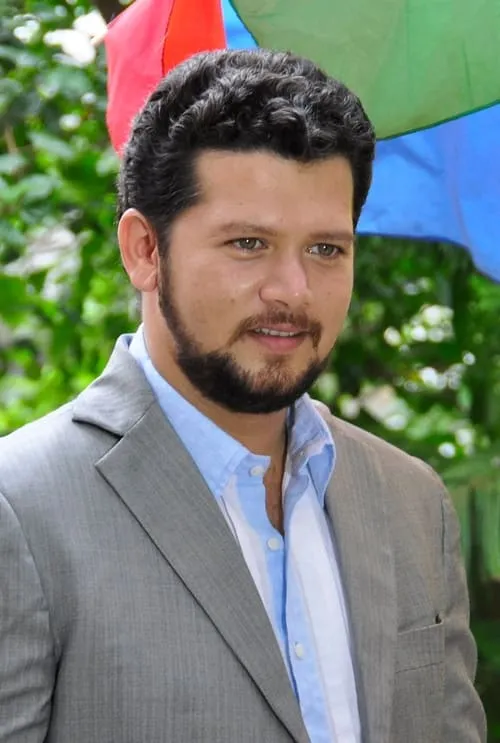 Sumeet Pathak — personaje: Joy Sehgal/Hero