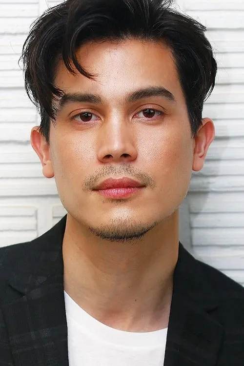 ซันนี่ สุวรรณเมธานนท์ interpretando a A