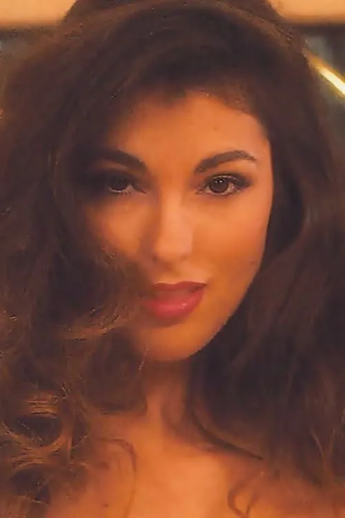 Susan Napoli interpretando a 