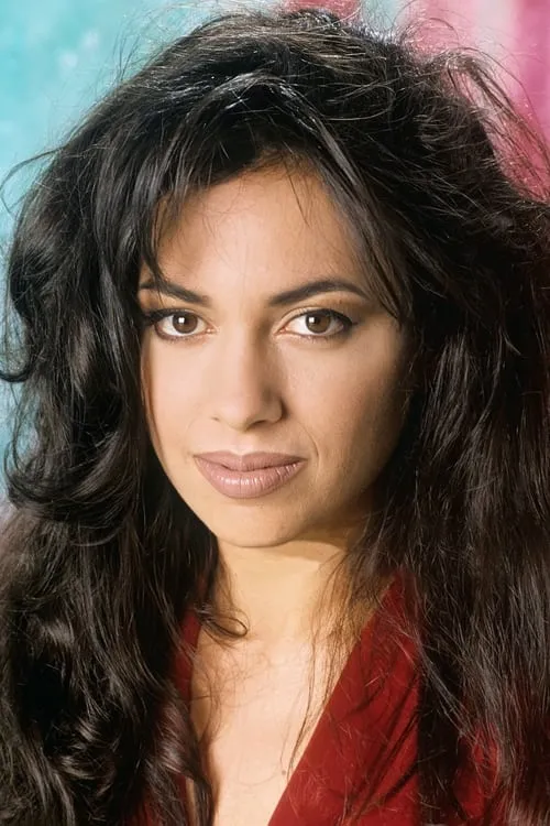 Susanna Hoffs interpretando a Self