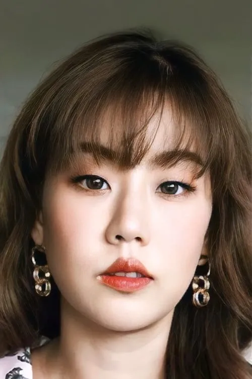 Suttatip Wutchaipradit interpretando a Joy