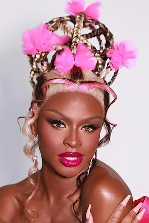 Joanne Lamstein ha trabajado con Symone en 1 ocasiones