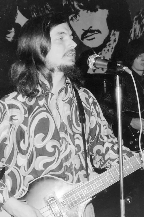 Lajos Illés ha trabajado con Szabolcs Szörényi en 2 ocasiones