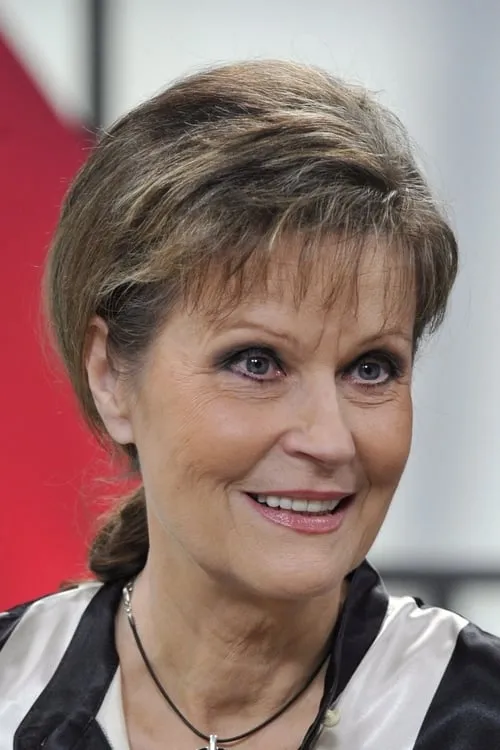 Szilvia Sunyovszky — personaje: Glória