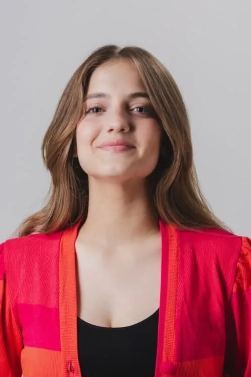 Tábatha Almeida — personaje: Luara