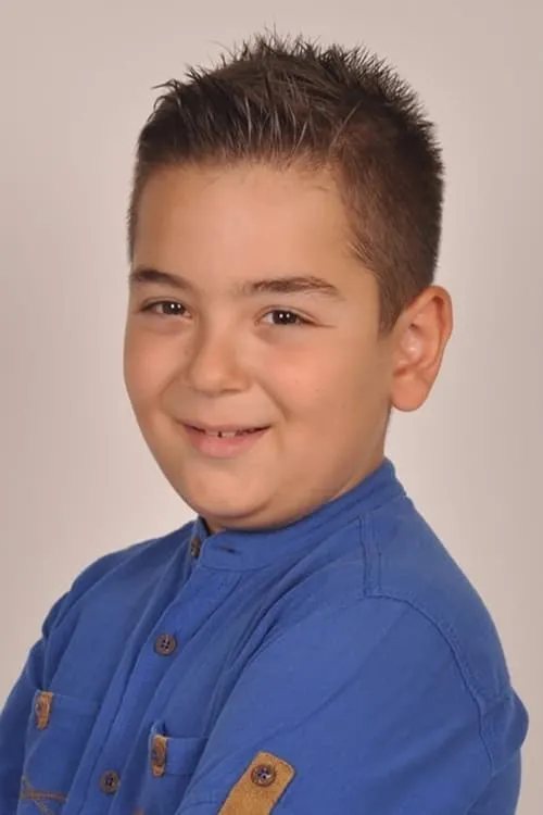 Taha Sönmezışık interpretando a 