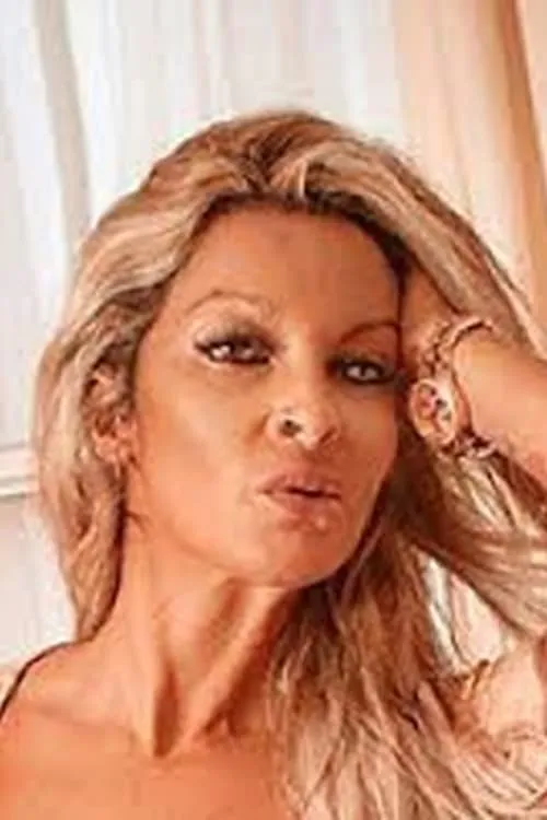 Yasmin Khan ha trabajado con Talulah Thomas en 1 ocasiones