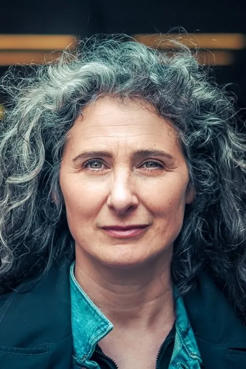 Tamar van den Dop interpretando a Marja