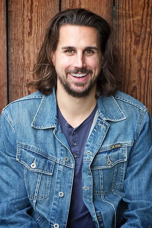 Tanner Anderson interpretando a Sonny D