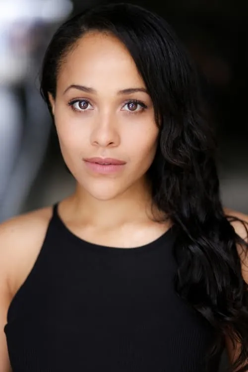 Tanyaradzwa Fear interpretando a Nina