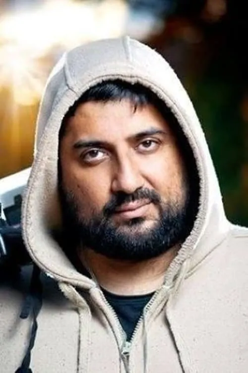 David Douglas ha trabajado con Tanzeel Kayani en 1 ocasiones