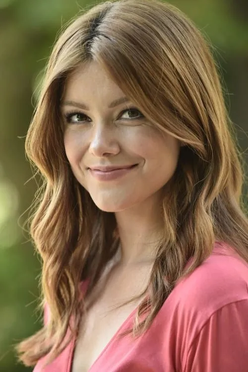 Tara Rosandic interpretando a Konobarica