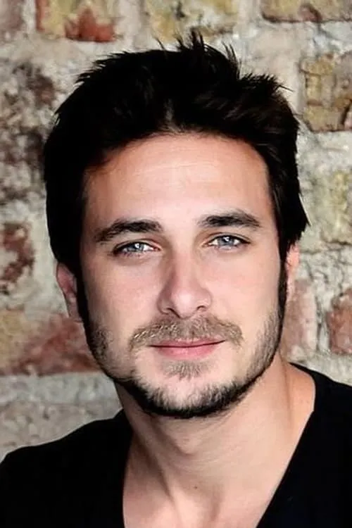 Tarık Uğur Özenbaş — personaje: Erhan