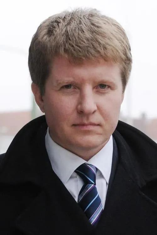 Tarmo Kriis interpretando a Man at the Airport