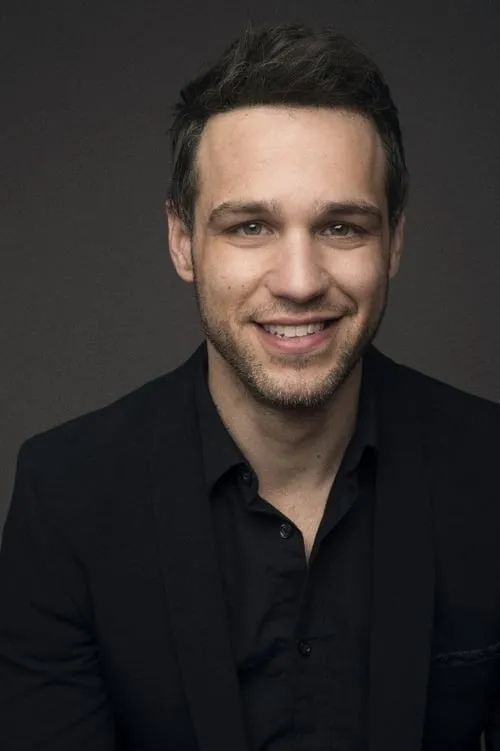 Katie Sarife ha trabajado con Taso Mikroulis en 1 ocasiones