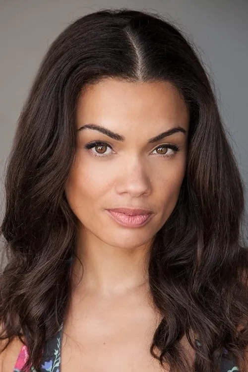 Tauvia Dawn interpretando a Sibby Dark