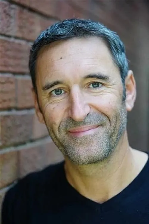 Saskia Strallen ha trabajado con Tav MacDougall en 1 ocasiones