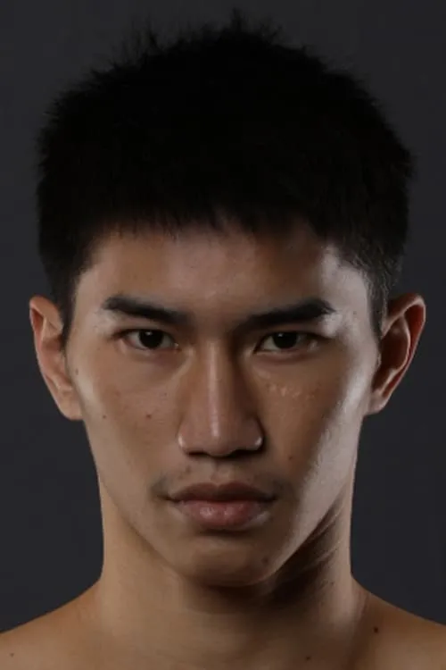 Adrian Mattheis ha trabajado con Tawanchai P.K. Saenchai en 2 ocasiones