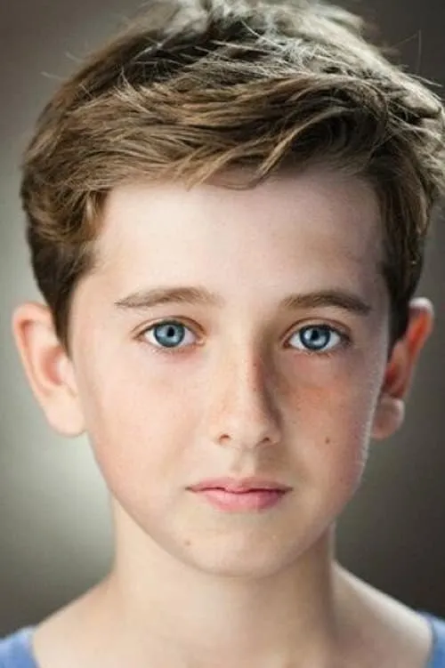 Ted Allpress interpretando a Dad