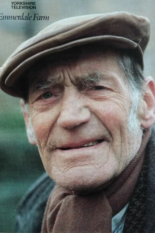 Teddy Turner interpretando a Swales