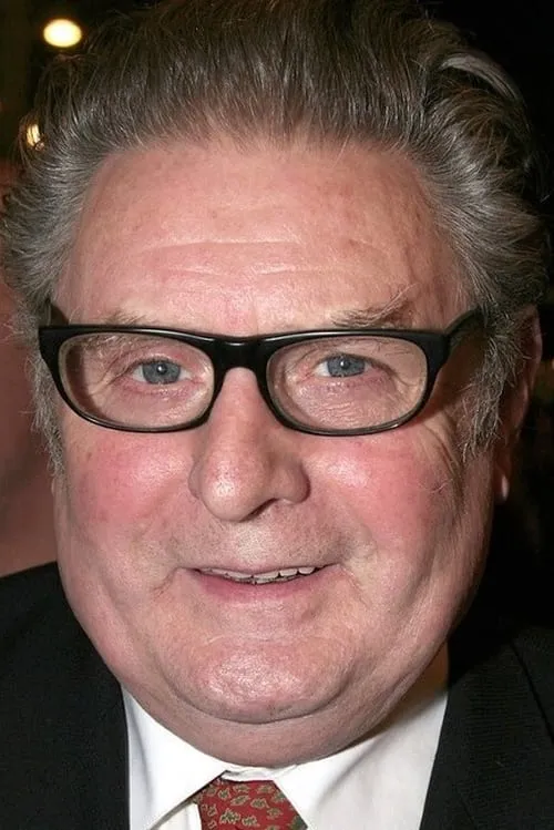 Terence Rigby interpretando a Bratislav