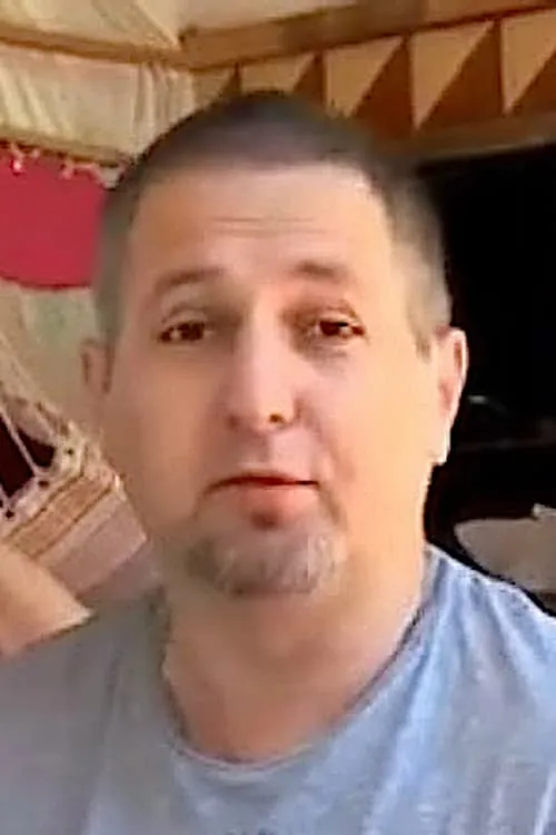 Terry Kemaco interpretando a