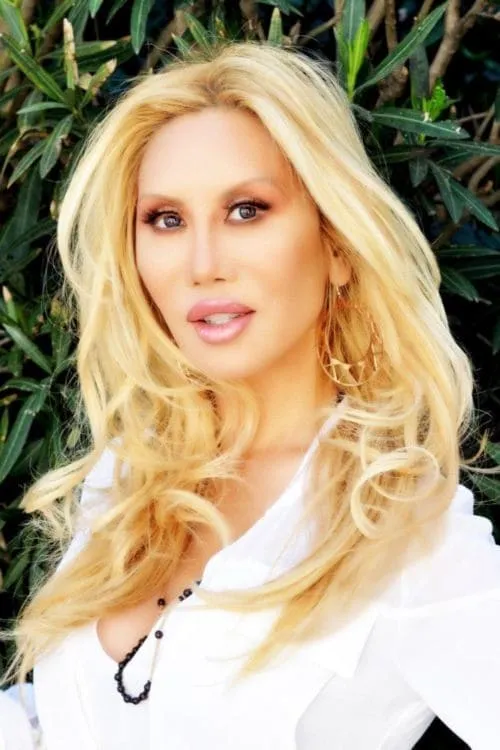 Tess Broussard interpretando a Zippo's Boudoir Girl