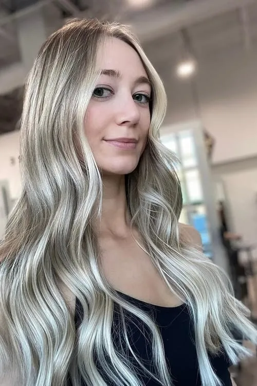 Lance Michael Weller ha trabajado con Tessa Bourgeois en 1 ocasiones