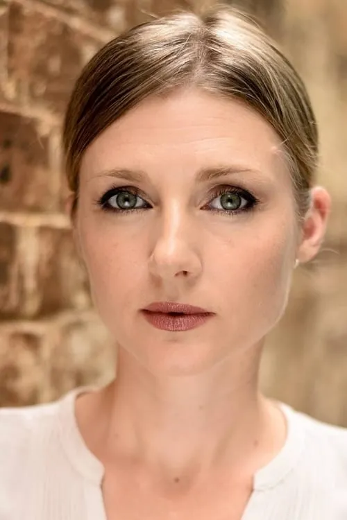 Tessa Jubber interpretando a Elize