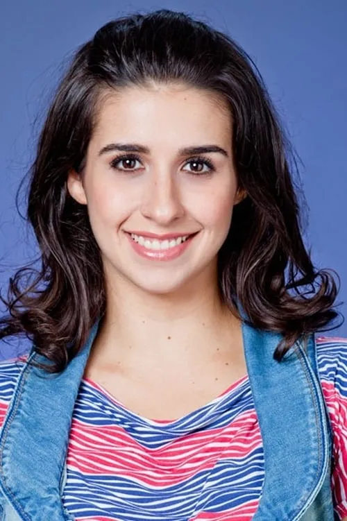 Thaís Medeiros interpretando a Prima