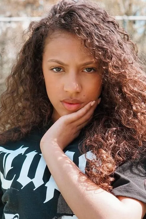 Thamia Timas Soares — personaje: Ish