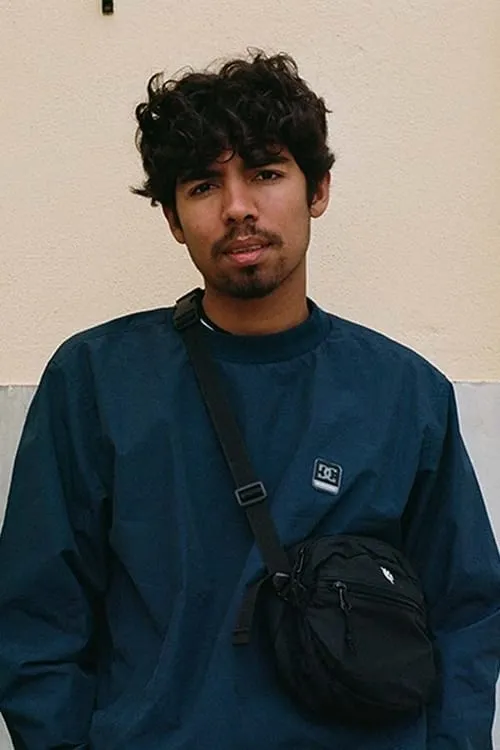 Thaynan Costa interpretando a Thaynan Costa