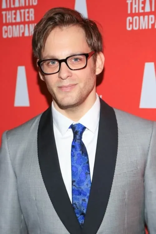 Theo Stockman — personaje: Greg