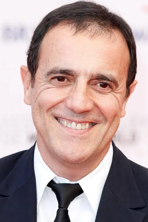 Thierry Beccaro interpretando a Benoît Pinglet