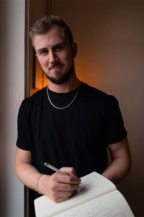 Joseph Giambrone ha trabajado con Thomas Brag en 1 ocasiones