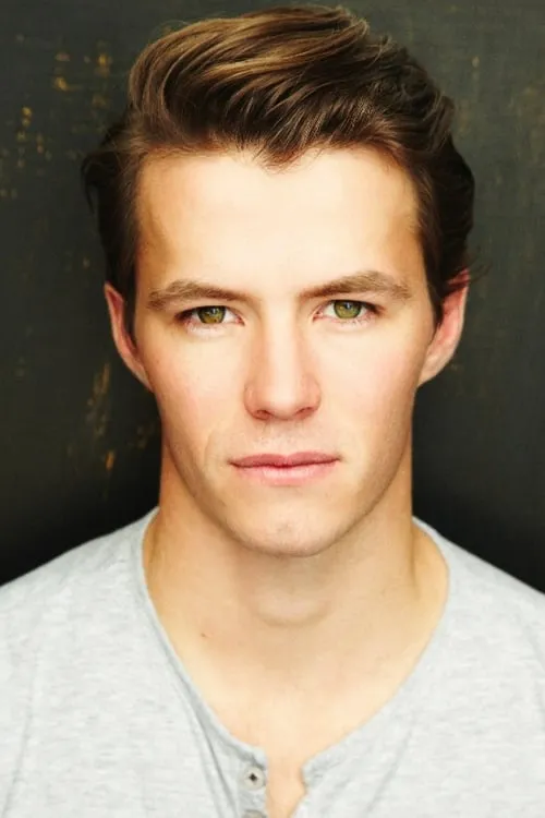 Thomas Cocquerel interpretando a Huck Hayes