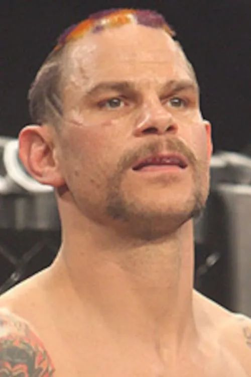 Thomas Denny interpretando a Self