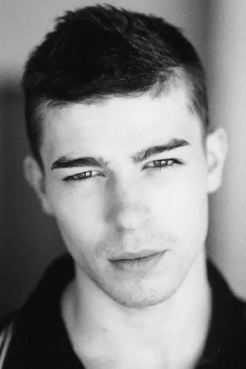 Thomas Dumerchez interpretando a Franck