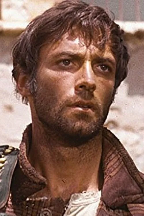 Thomas Hunter interpretando a 