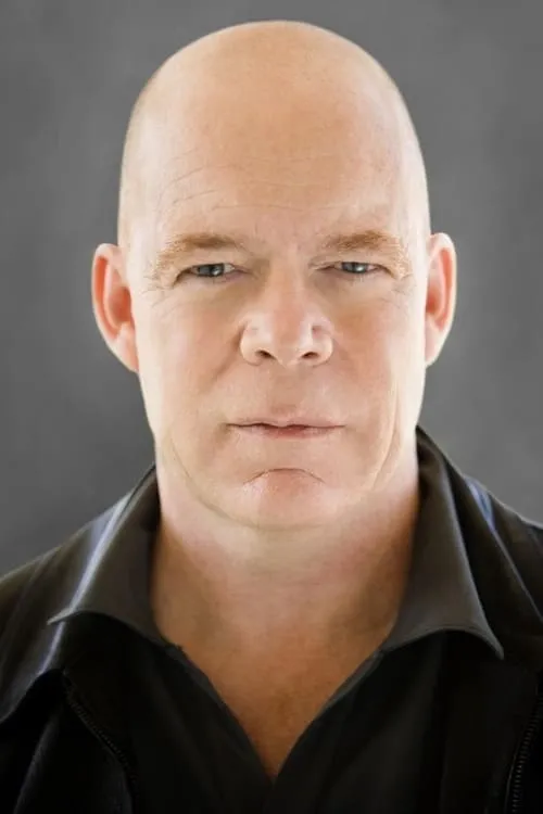 Joan Roth ha trabajado con Thomas Mills en 1 ocasiones