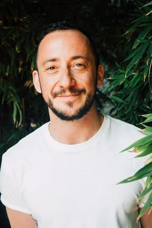 Charlie Craggs ha trabajado con Thomas Page McBee en 1 ocasiones