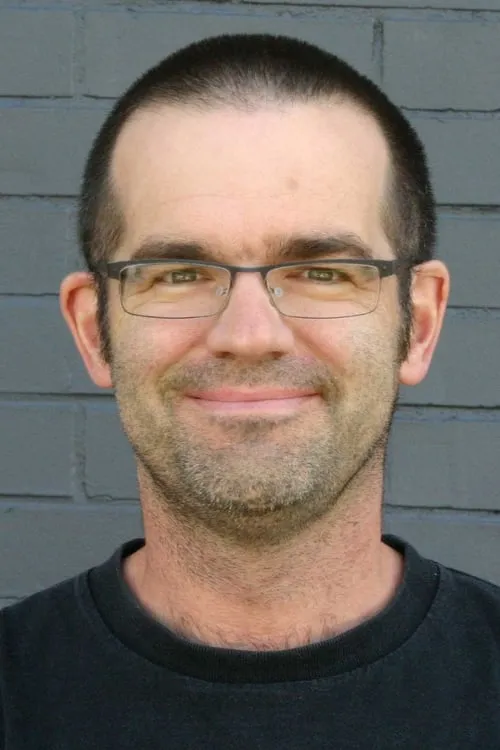 Michael Elsworth ha trabajado con Thomas Robins en 2 ocasiones