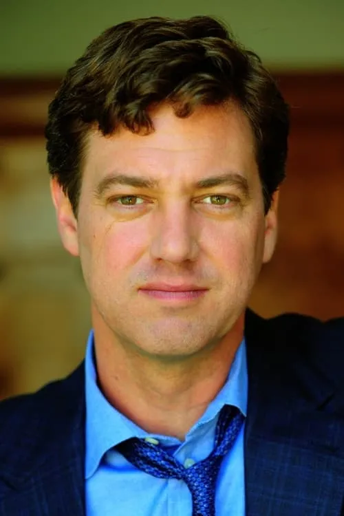 Thomas Vincent Kelly interpretando a Scott