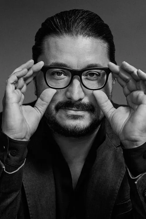 Thomas W. Kiennast en su biografía y filmografía