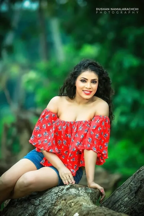 Udari Perera ha trabajado con Thushari Wehella en 1 ocasiones