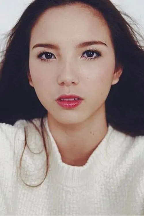 Tia Tavee — personaje: Juliet Langstorm